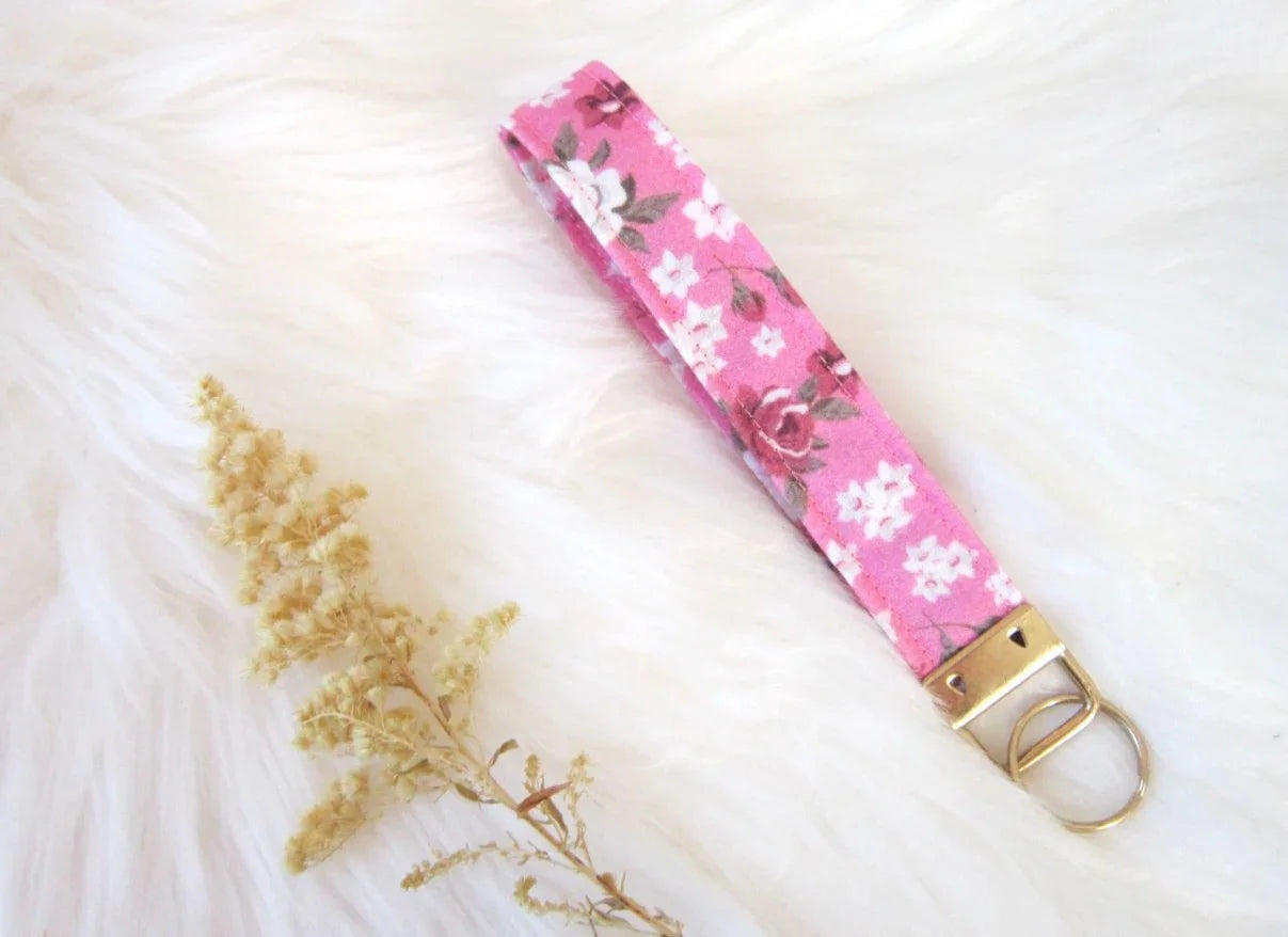 Vaaleanpunainen kukka Wristlet-avaimenperä - Hilla Lifestyle