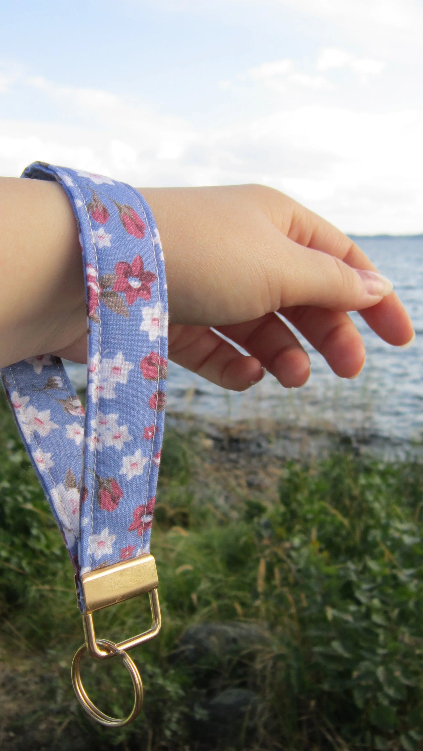 Sininen kukka wristlet-avaimenperä - Hilla Lifestyle
