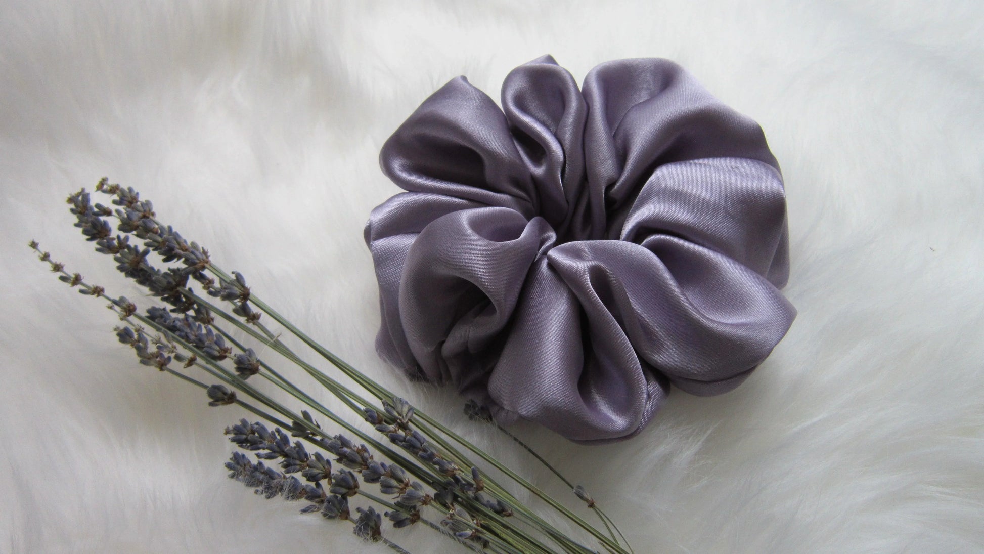 Satiini, XXL - Hilla Lifestyle - XXL Laventeli satiini scrunchie